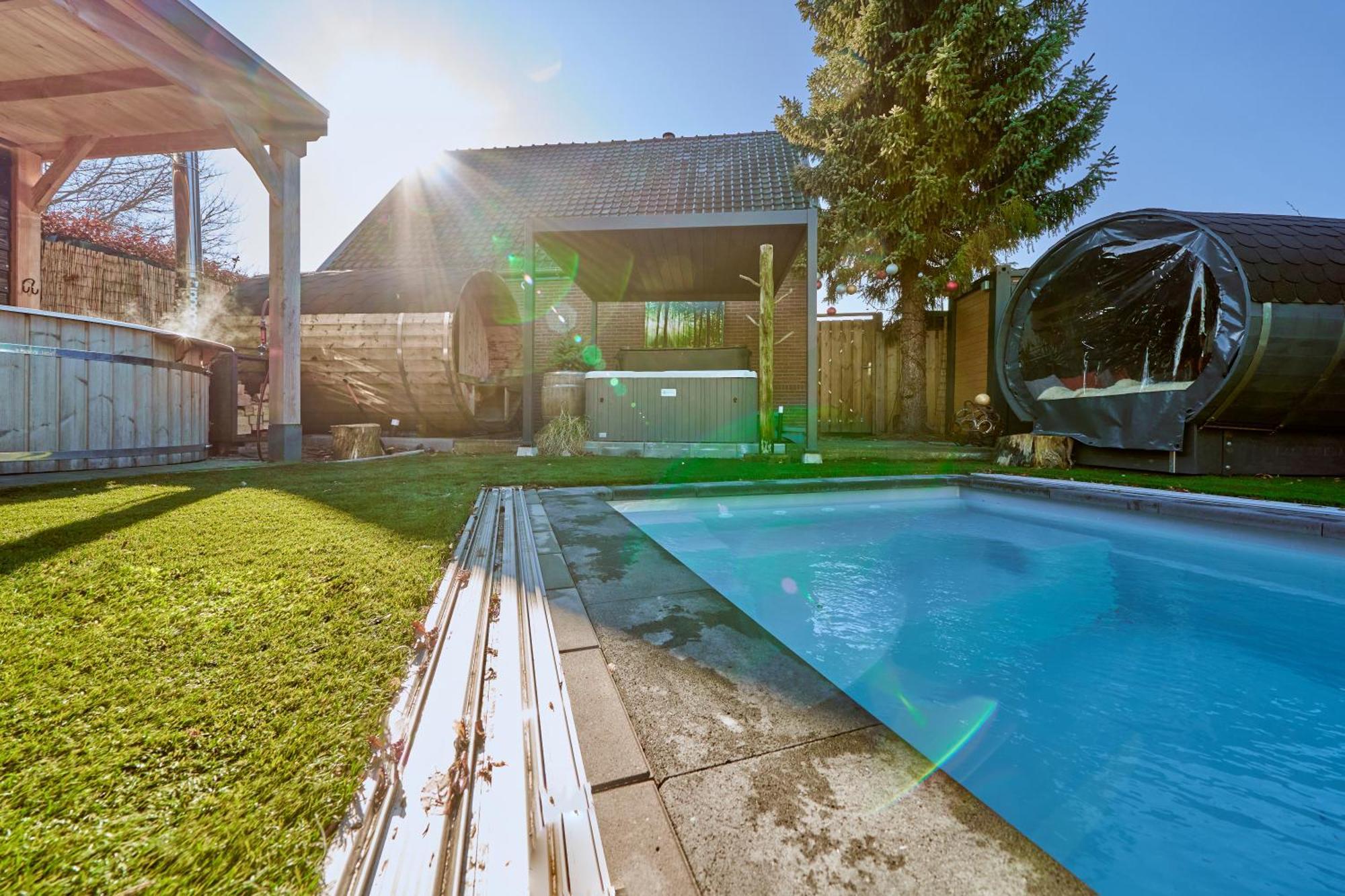 B B Huize Hooijer Bed & Breakfast Беекберген Екстериор снимка